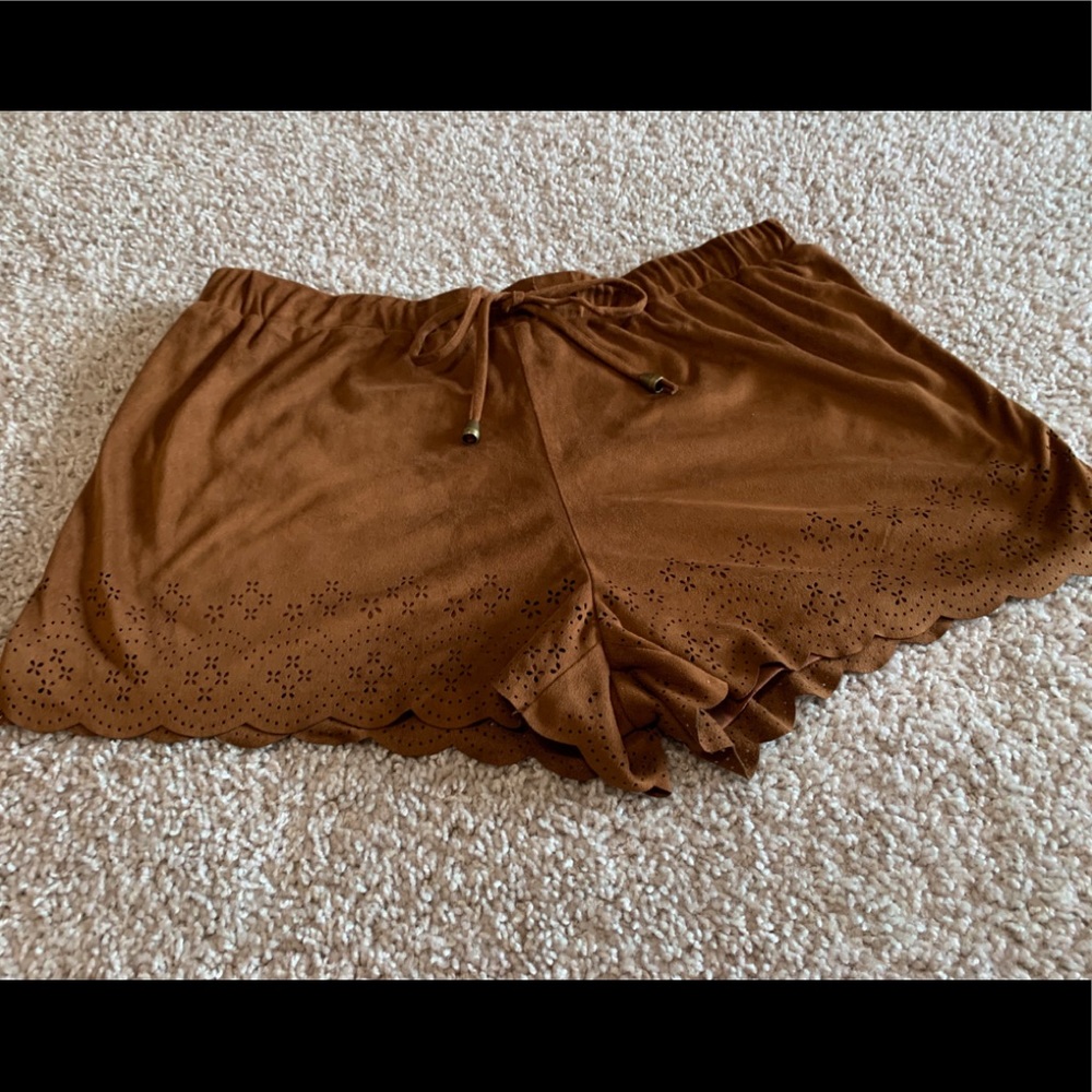 Alya brown faux suede shorts w elastic waist&ties - Picture 6 of 6